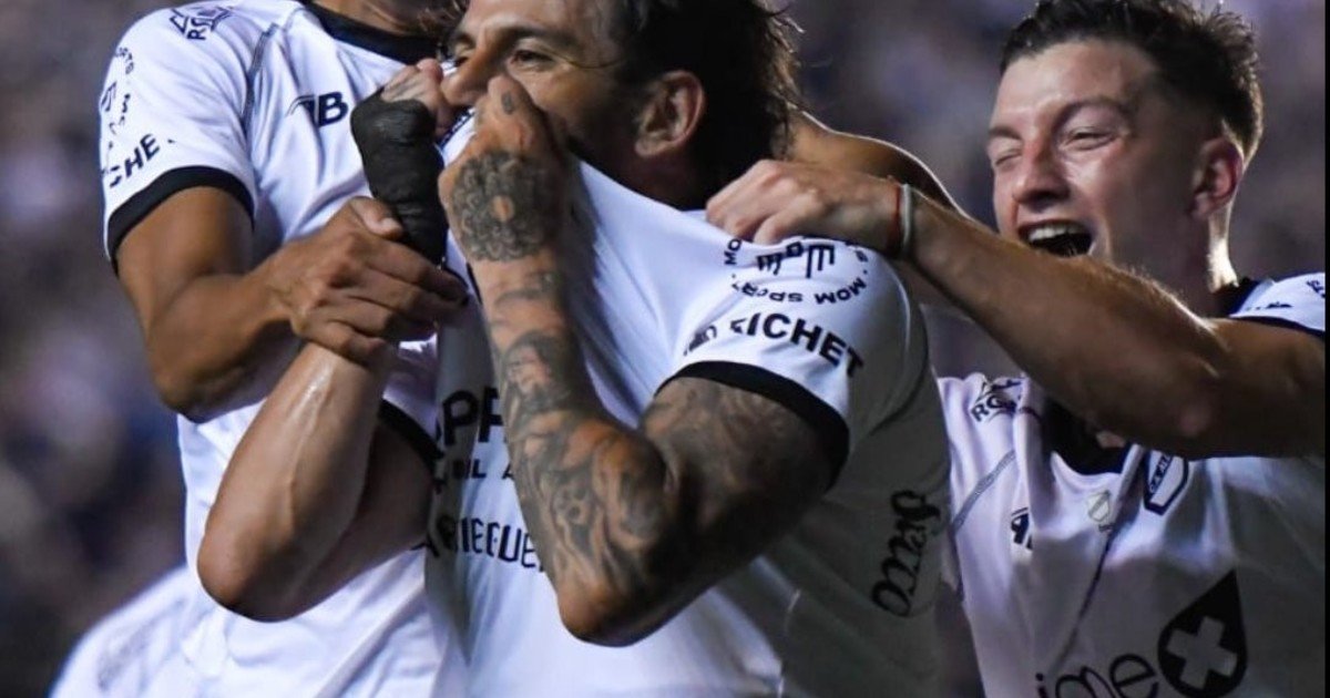 El duro fracaso de Colón: sin ascenso y otro año en la Primera Nacional :: Olé