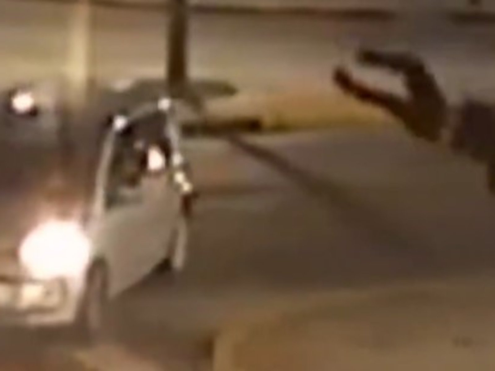 El impactante momento en que un motociclista sale volando y da dos vueltas en el aire tras ser chocado por un auto en Tigre