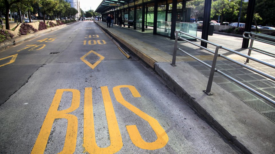 En AMBA pararon diez líneas de colectivos | Reclamo salarial