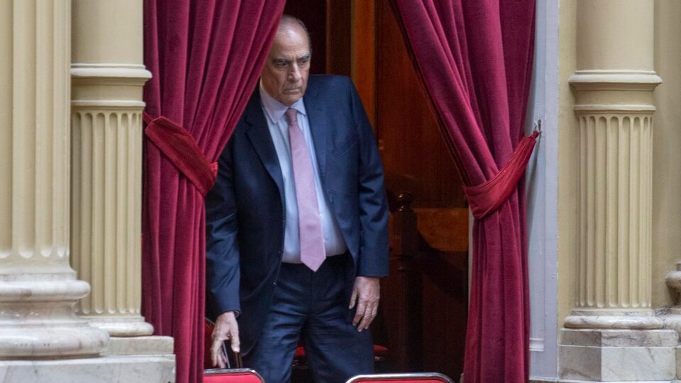 En el barro por el presupuesto | Francos salió a presionar a los gobernadores, que pidieron una reunión para este lunes  