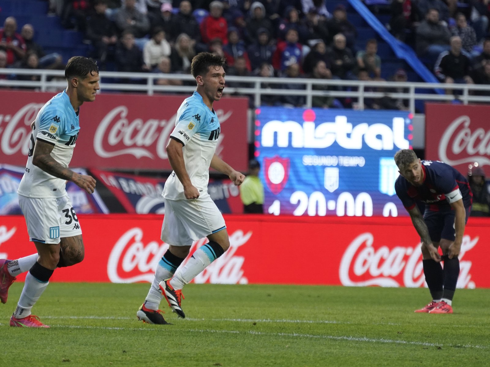 Facundo Mura, el héroe menos pensado para dejar a Racing prendido en la Liga antes de su viaje a Paraguay