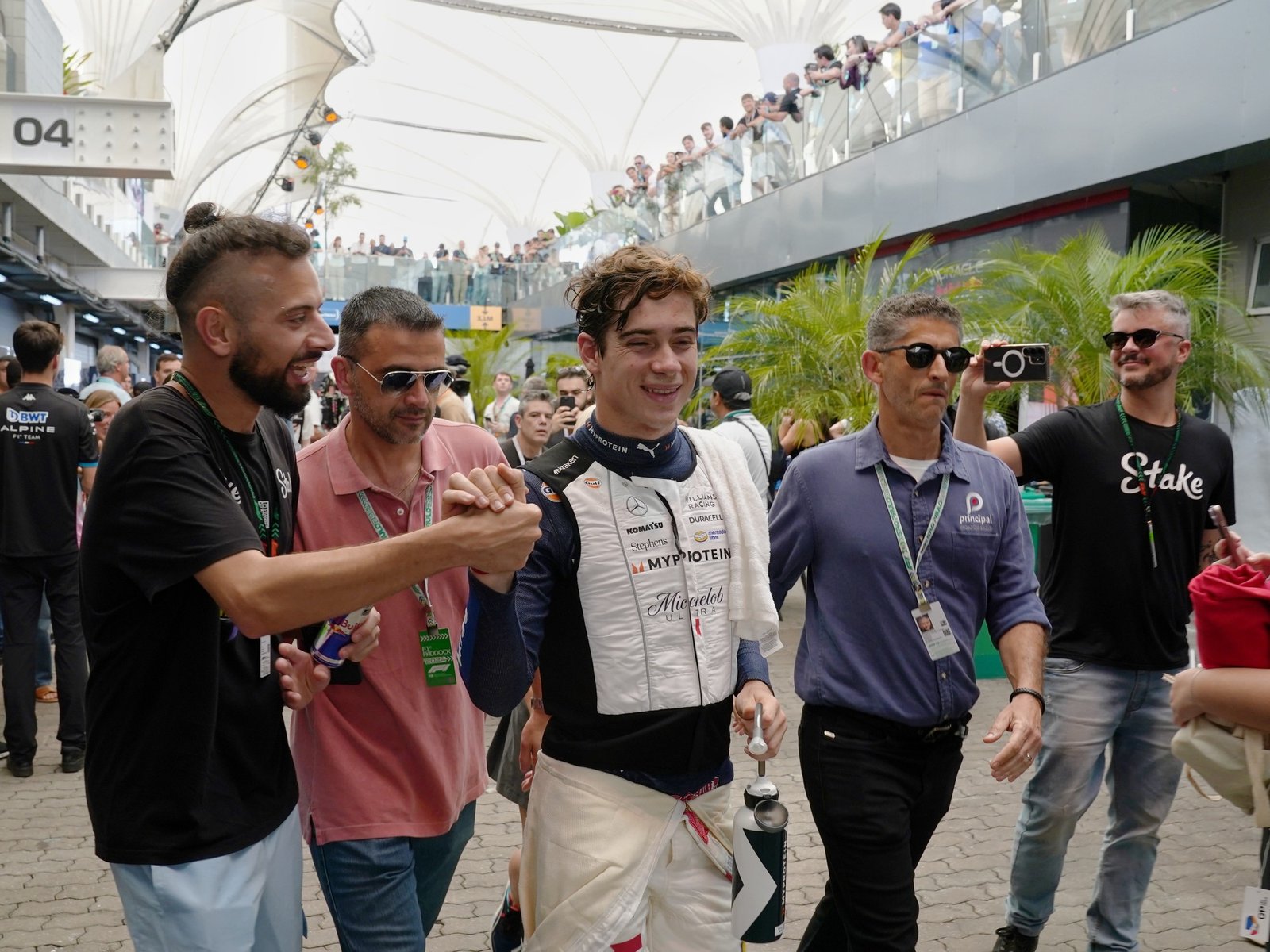 Franco Colapinto recuperó la sonrisa tras su buena actuación en la Sprint Race y les agradeció a los hinchas argentinos
