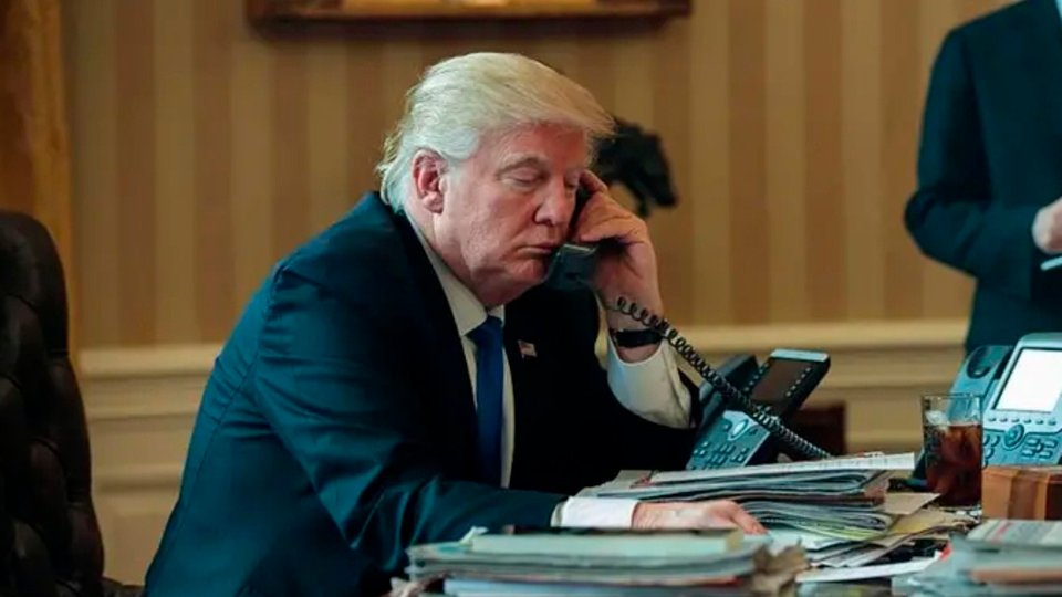 Hay una lágrima sobre el teléfono: Trump atiende los llamados internacionales, salvo el de Argentina | Ni vía Tik Tok se pudo comunicar Milei