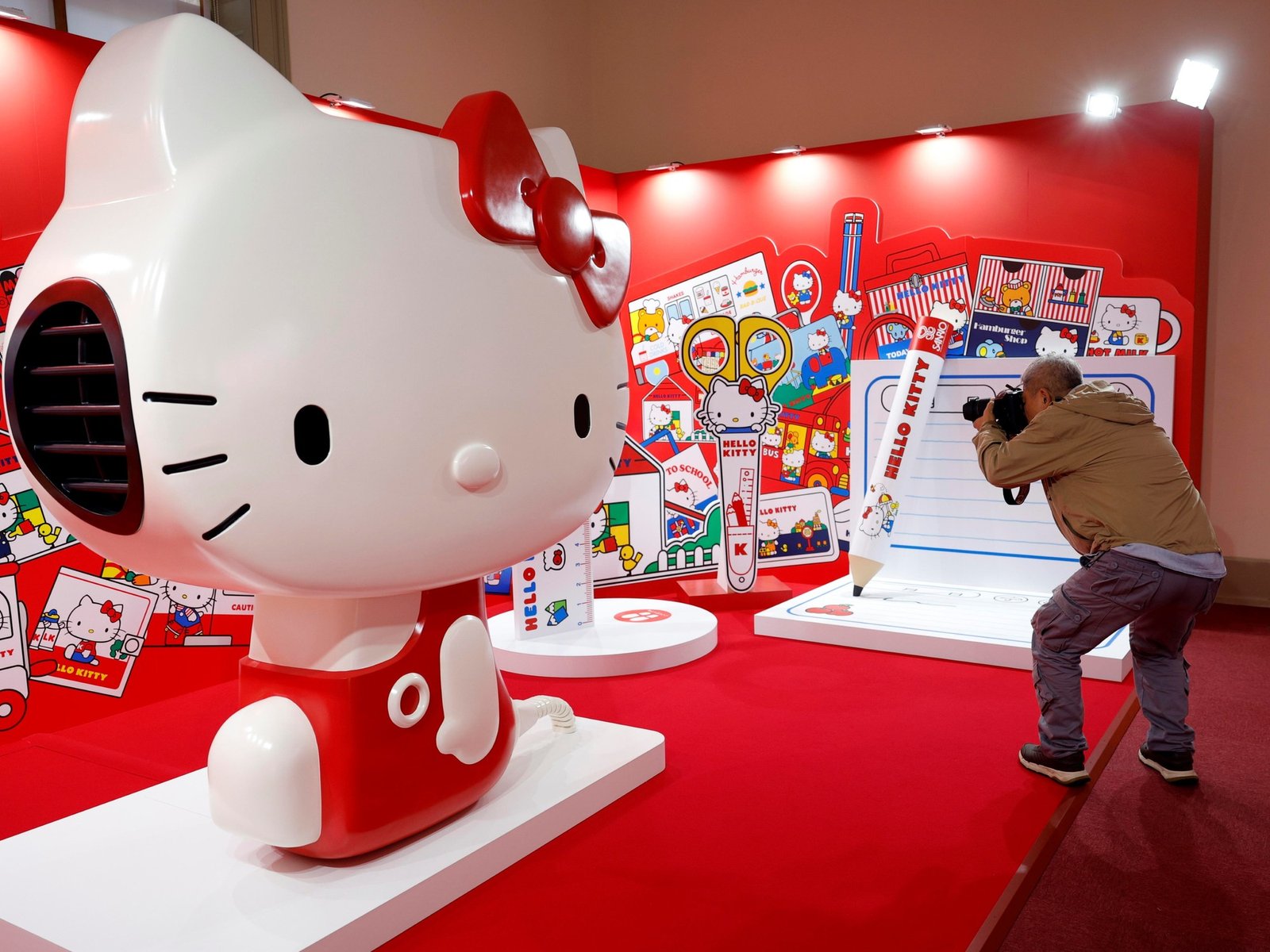 Hello Kitty, el personaje japonés que conquistó el mundo, celebra sus 50 años con una gran muestra en Tokio