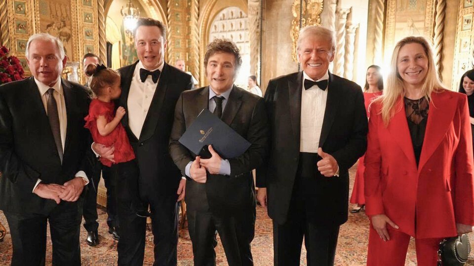 Javier Milei tuvo un encuentro informal con Donald Trump en Estados Unidos | Encuentro de gala, elogios y una fotografía