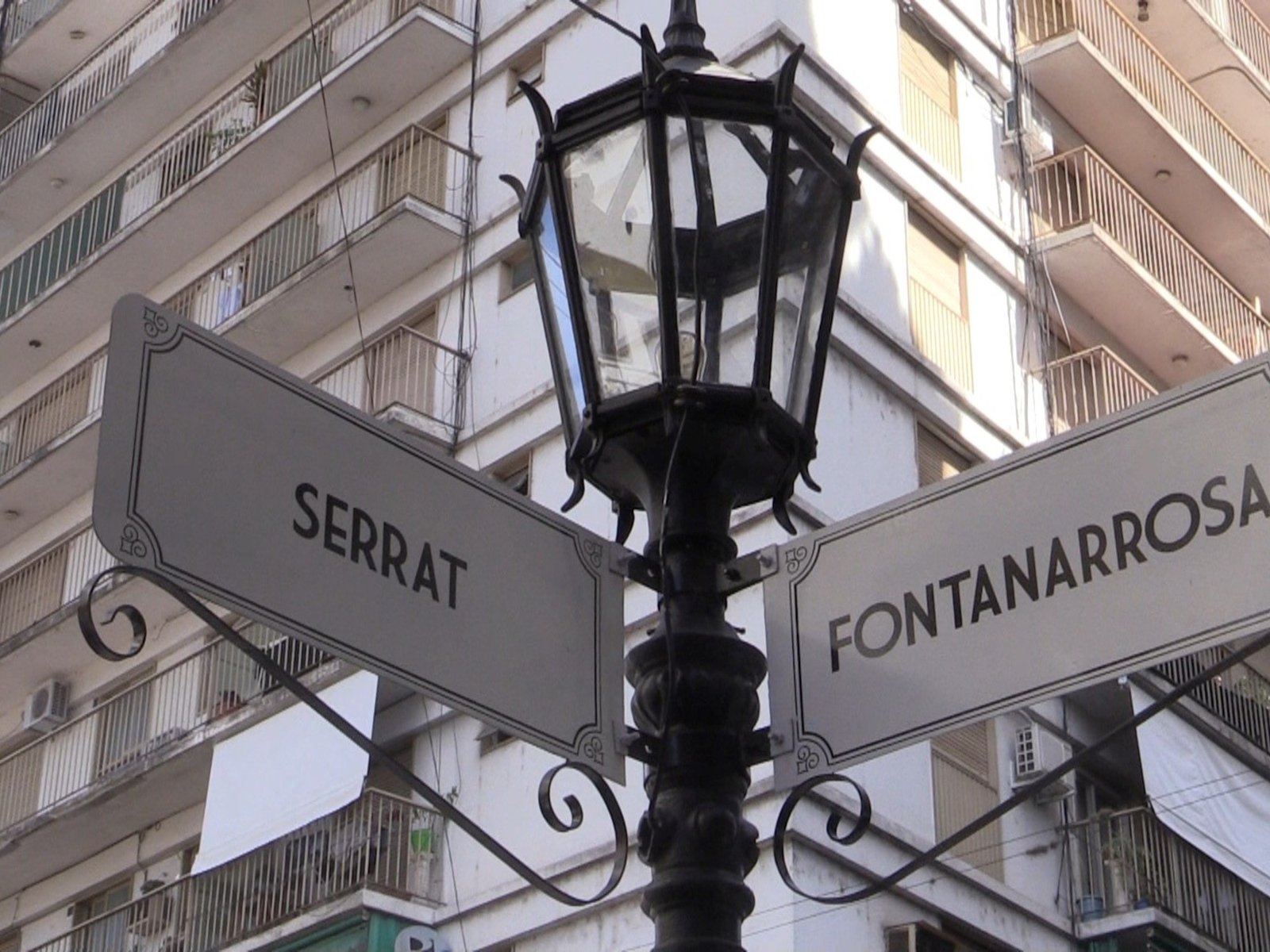 Joan Manuel Serrat llegará a la Argentina para homenajear al Negro Fontanarrosa