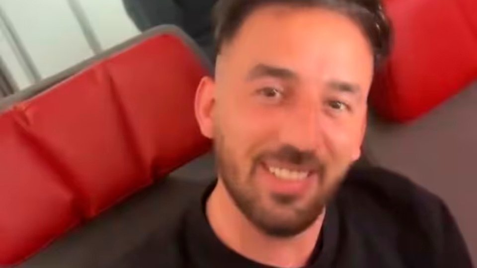 La Pistarini, el tuitero de Milei que mostró poco vuelo  | Quién es el militante virutal al que enfrentó Dillom en un avión