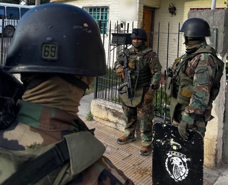 La Policía del Chubut detuvo a un individuo que intervino en un violento robo en una vivienda familiar