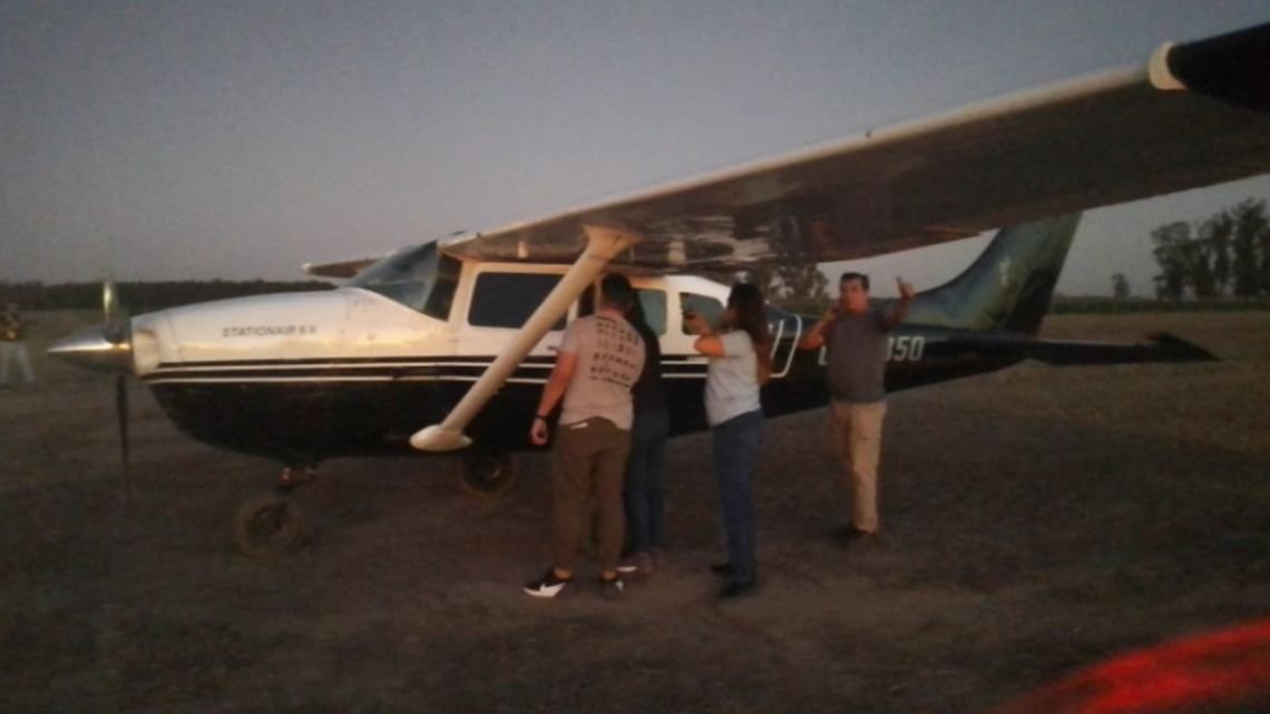 Las Fuerzas Armadas interceptaron una avioneta que llevaba casi 500 kilos de cocaína en Rosario