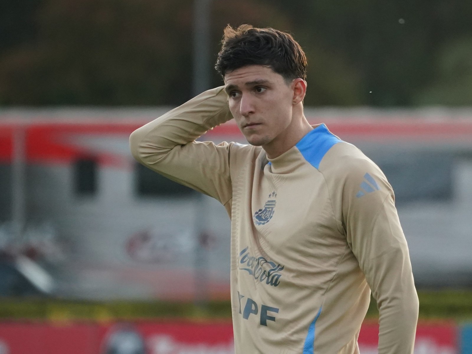 Leonardo Balerdi, de aquel pibe que se fue de Boca a este capitán que suena cada vez más seguido en la Scaloneta: “Me ilusiono con jugar”