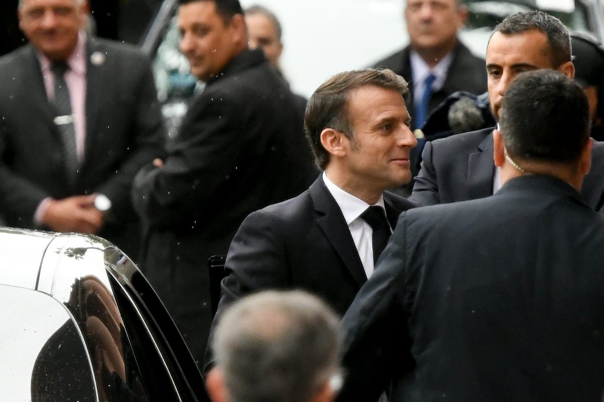 Macron rinde homenaje en Buenos Aires a las víctimas francesas de la dictadura sin la presencia de Milei