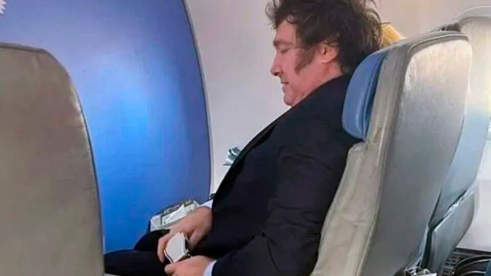 Milei saca la chequera para ver a Trump y rodearse de ultraderechistas | El Presidente y su comitiva viajarán en un avión privado