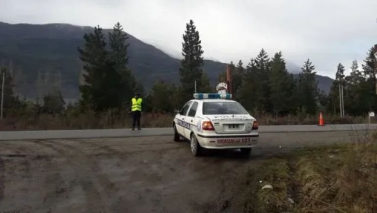 Relato salvaje en El Bolsón: le quebró los dedos al inspector de tránsito que lo multó