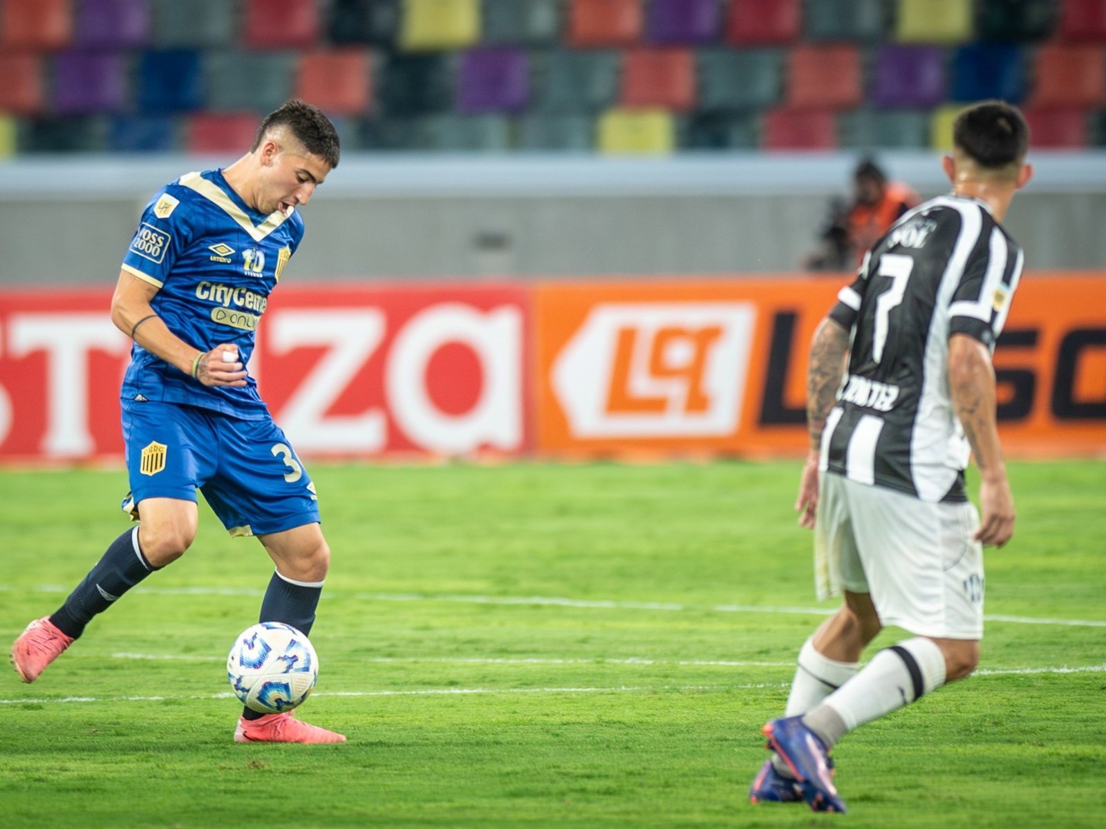 Rosario Central le ganó a Central Córdoba con el tiro del final gracias al laboratorio del Profesor Holan