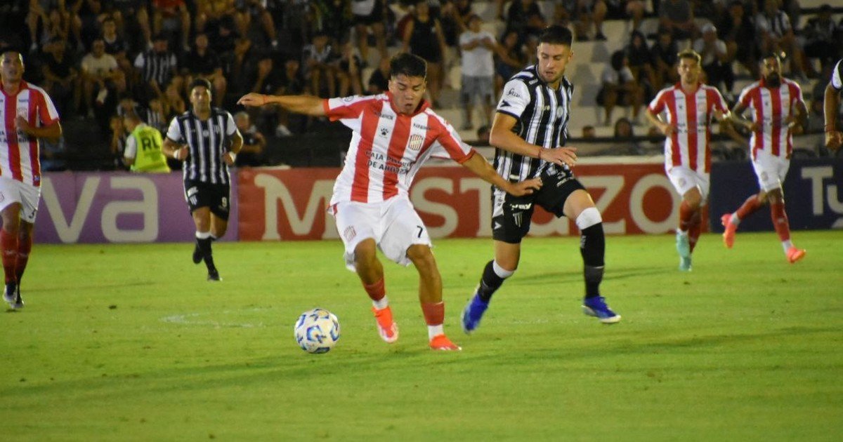 Sand figura y San Martín de Tucumán a un paso de la final :: Olé