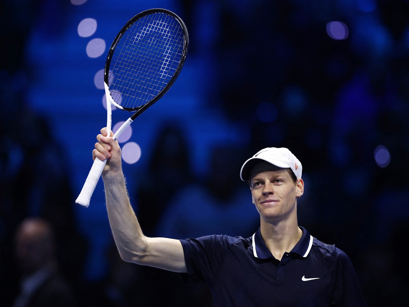Sinner aplastó a Ruud y chocará contra Fritz, verdugo de Zverev, por la corona del ATP Finals y ser el nuevo Maestro del tenis mundial