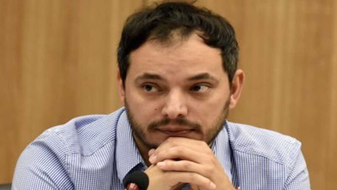 Un diputado de la Libertad Avanza presentó un proyecto para prohibir el cambio de género a condenados