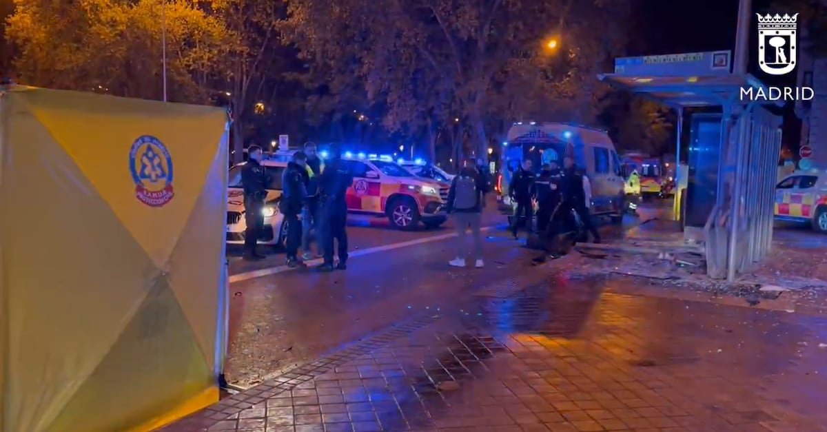 Un joven muere y otro resulta herido grave en un atropello en la plaza de Neptuno de Madrid | Noticias de Madrid