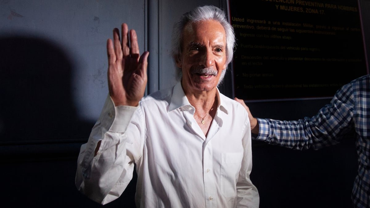 Un tribunal de Guatemala ordena que el periodista José Rubén Zamora vuelva a prisión tras un mes en arresto domiciliario