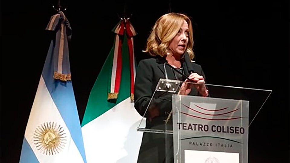 Una gala para Giorgia Meloni marcada por la ausencia del gobierno nacional | Solo Cúneo Libarona dio el presente en el Teatro Coliseo