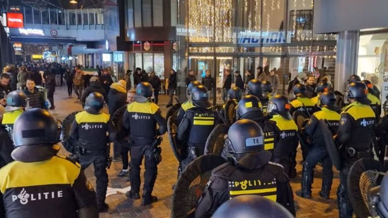 Violencia antisemita en Ámsterdam: hinchas del Maccabi sufren ataque con una docena de heridos y más de 60 detenidos