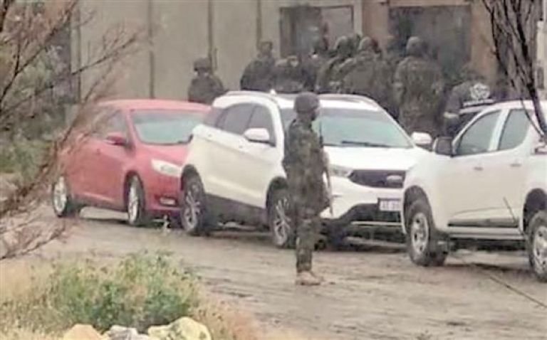 Violencia intra familiar: Ex policía se atrincheró en la casa y fue reducido por fuerzas especiales