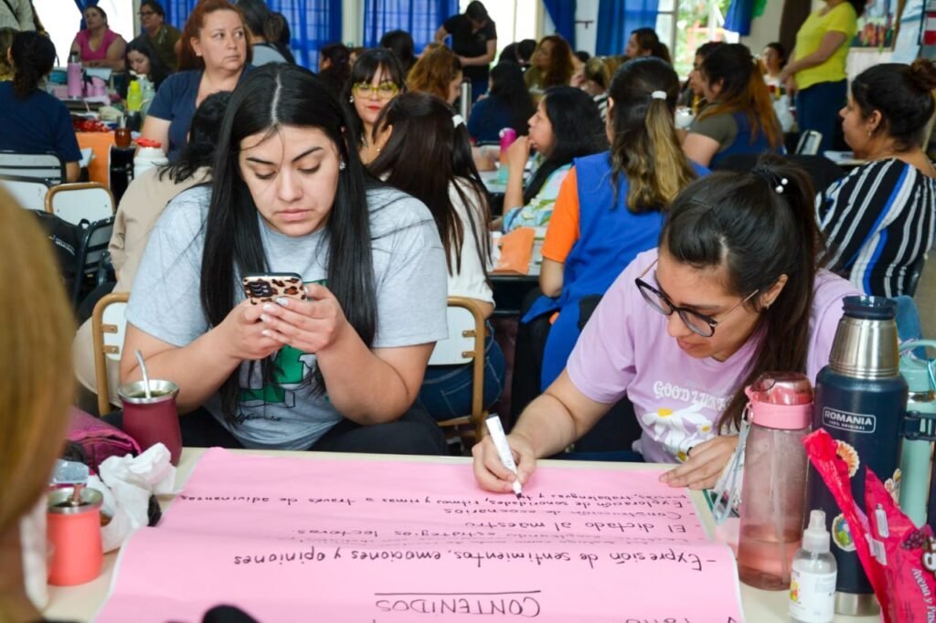 Educación inició un ciclo de ateneos didácticos para fortalecer la alfabetización inicial