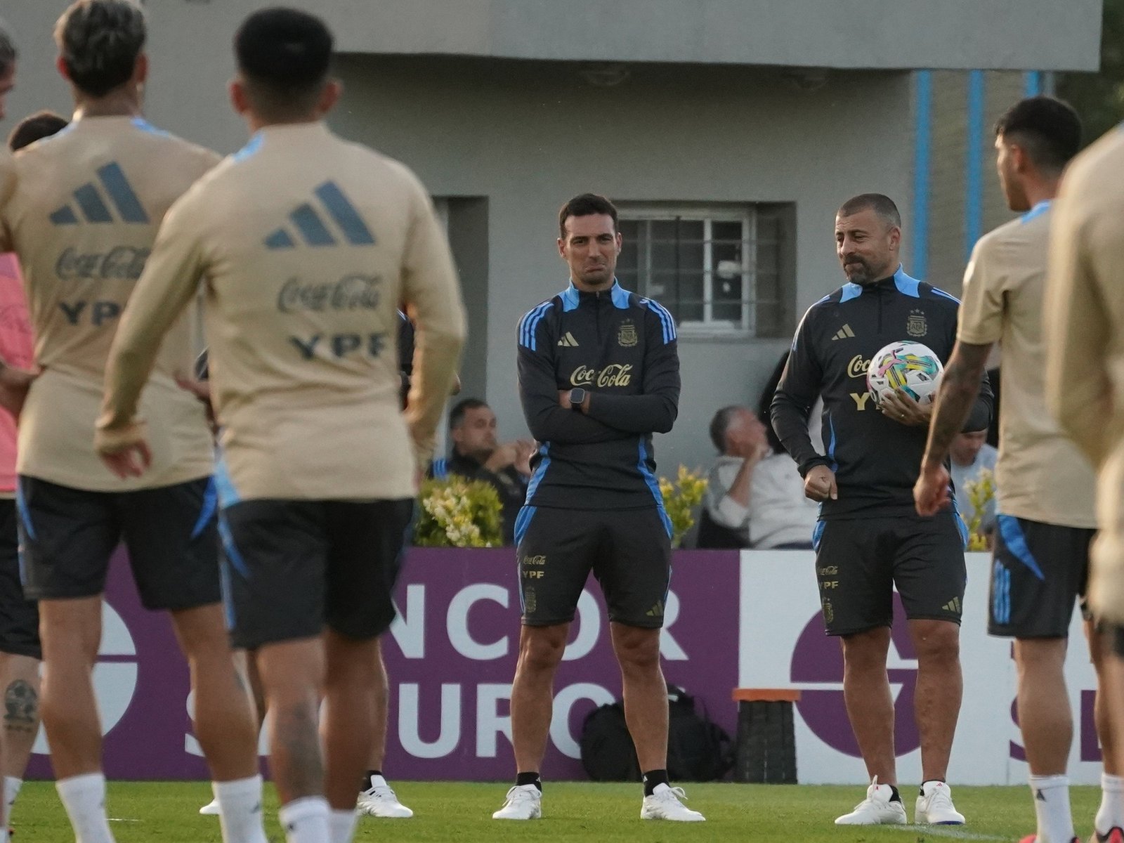 cómo es el once “combativo” con Messi para pelearle a Alfaro
