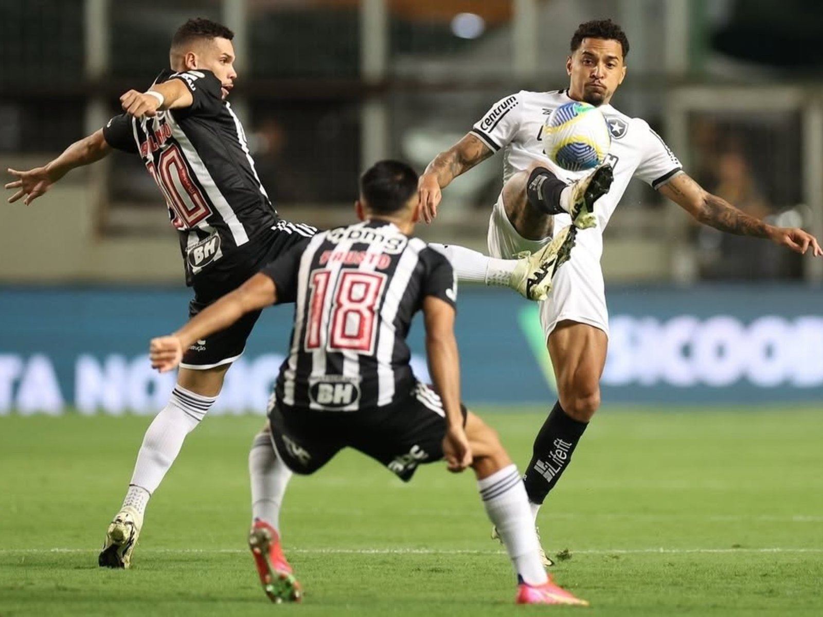 duelo de brasileños en el Monumental con mucha presencia de argentinos