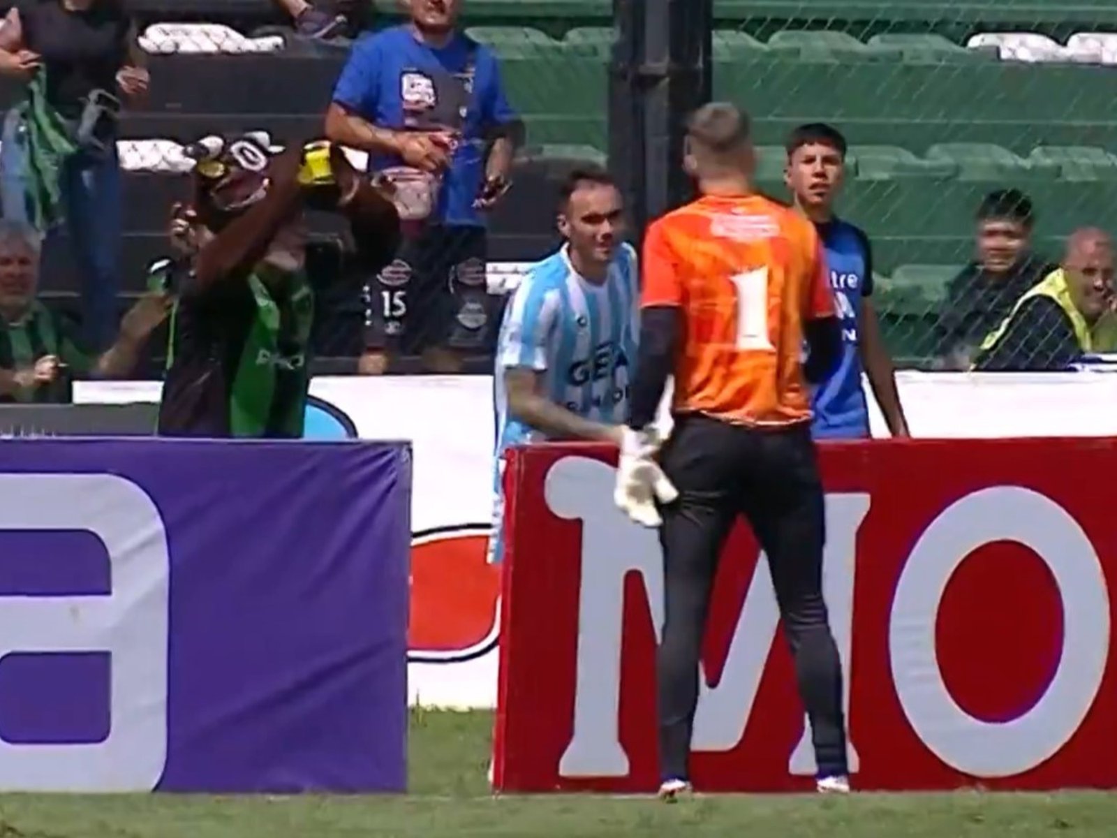 echaron a la mascota de Chicago, que empató sobre el final para avanzar en el Reducido por el segundo ascenso