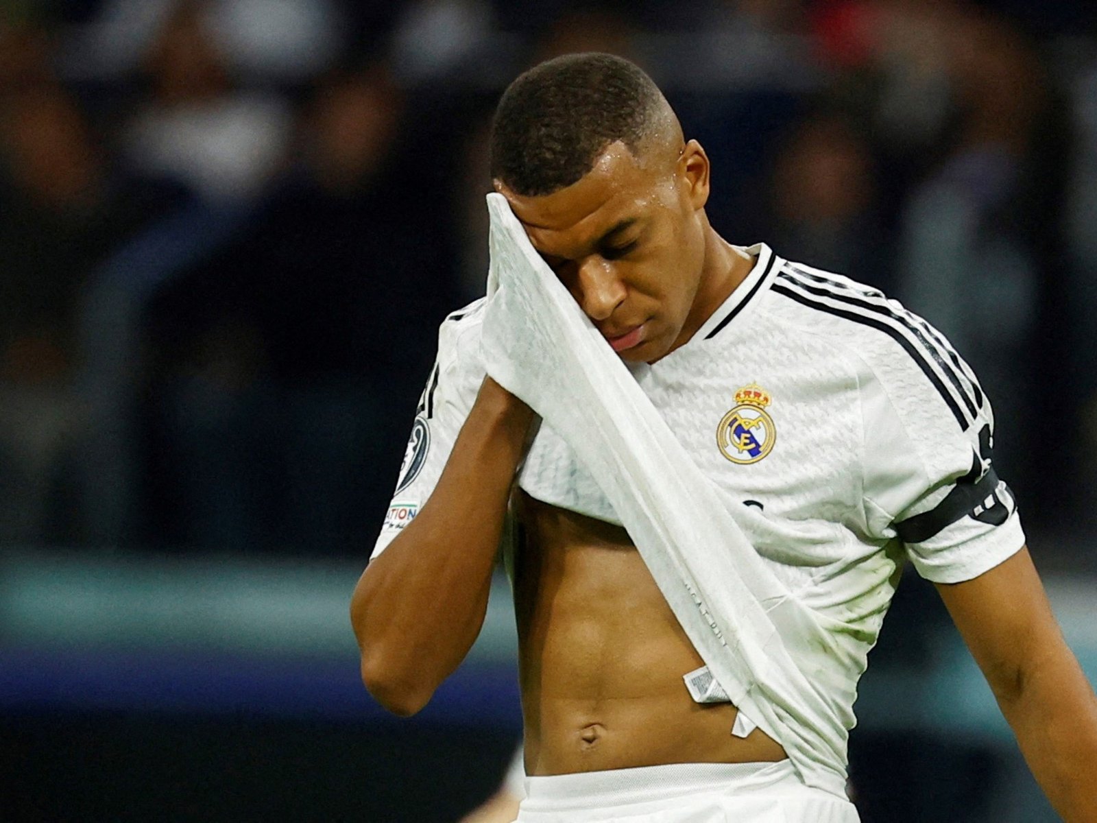 el Real Madrid sigue en caída libre y al ex PSG no lo defienden ni los franceses