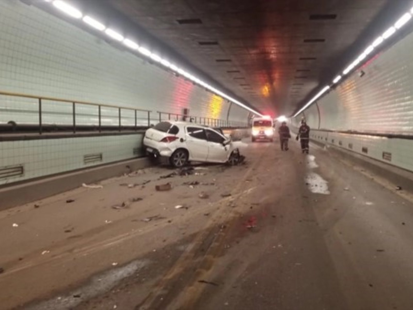 el impactante choque frontal en el túnel subfluvial que une Santa Fe y Entre Ríos