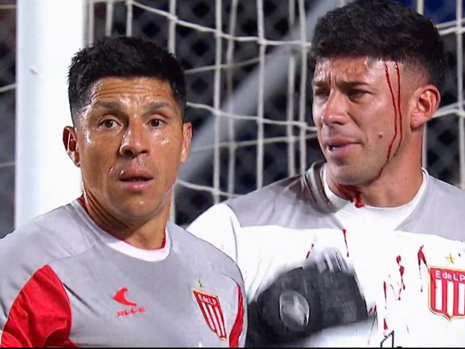 la brutal patada a la cabeza que sufrió el arquero del ‘Pincha’