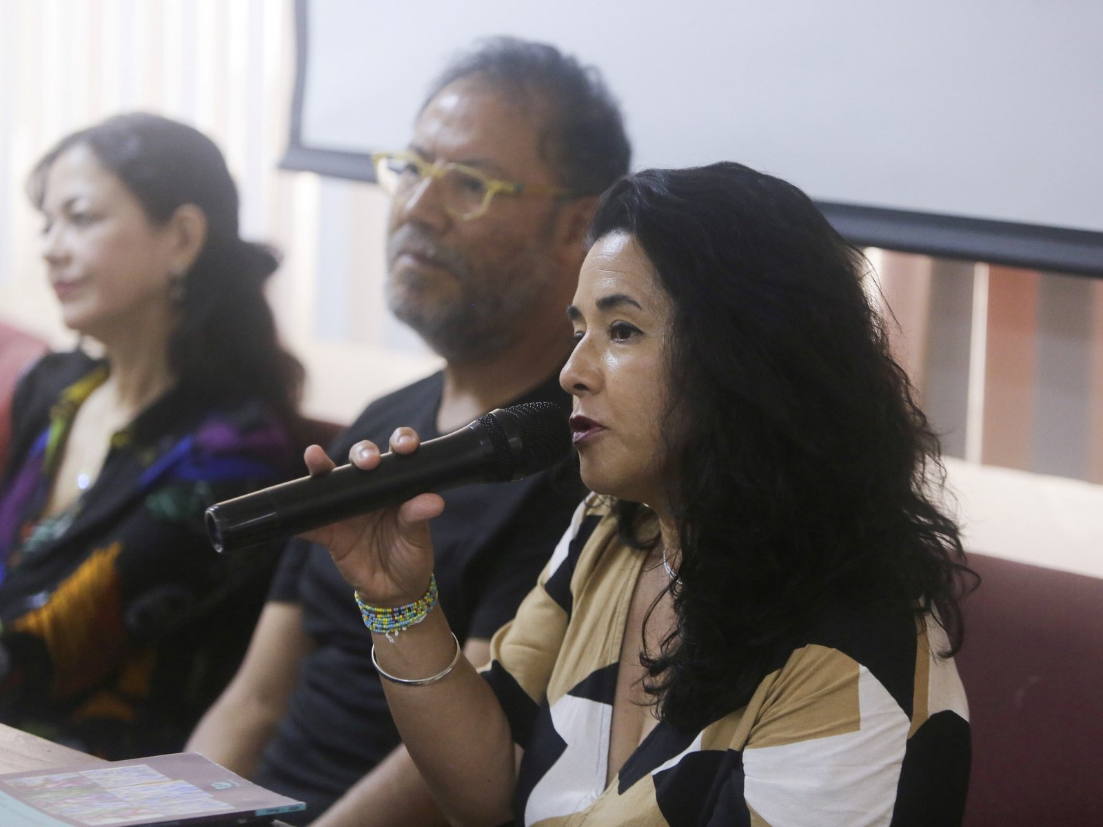 la mirada de los poetas ecuatorianos Edwin Madrid y Aleyda Quevedo