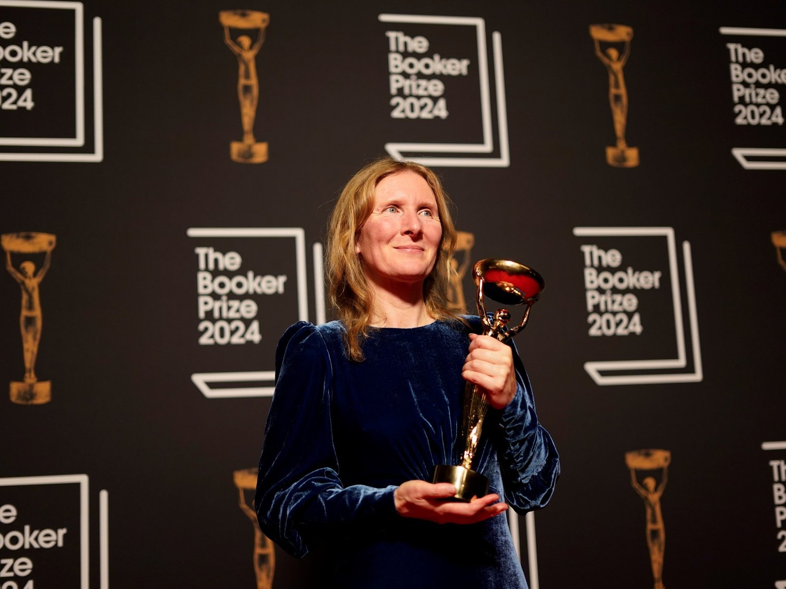 la novela de astronautas que ganó el Booker y reflexiona sobre la vida en la Tierra