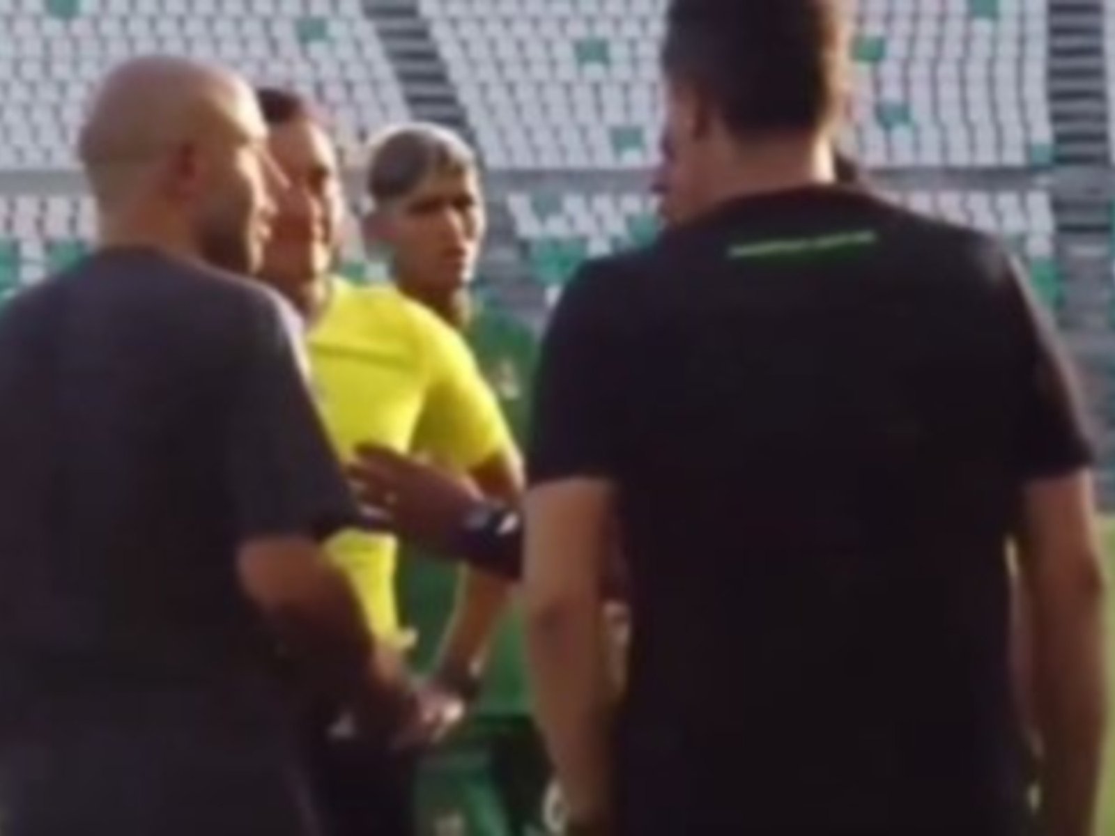 le echaron un jugador a Bolivia y pidió que entrara un suplente para que no se desvirtuara el amistoso de la Sub 20