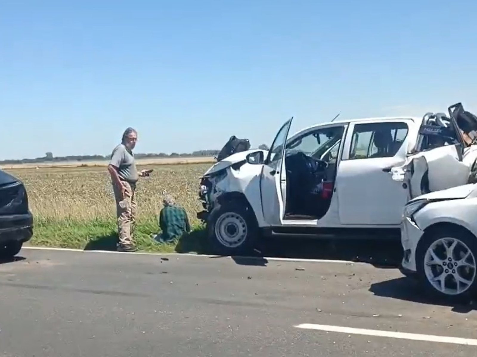murió una mujer en un choque y luego un camión se estrelló contra la fila de autos frenados por el operativo