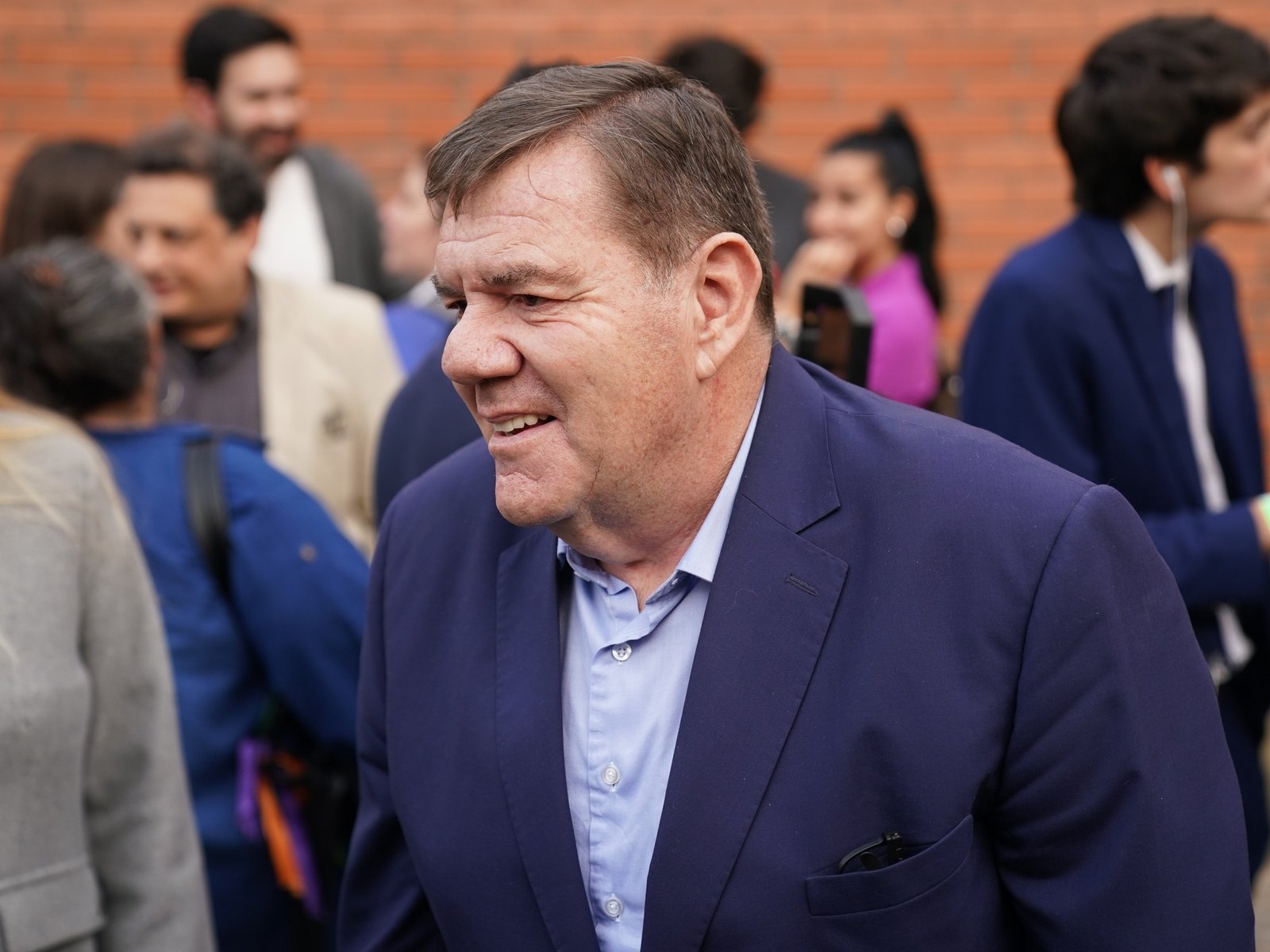 ordenaron darle acompañamiento a un adolescente que robó 40 veces y el intendente estalló en las redes