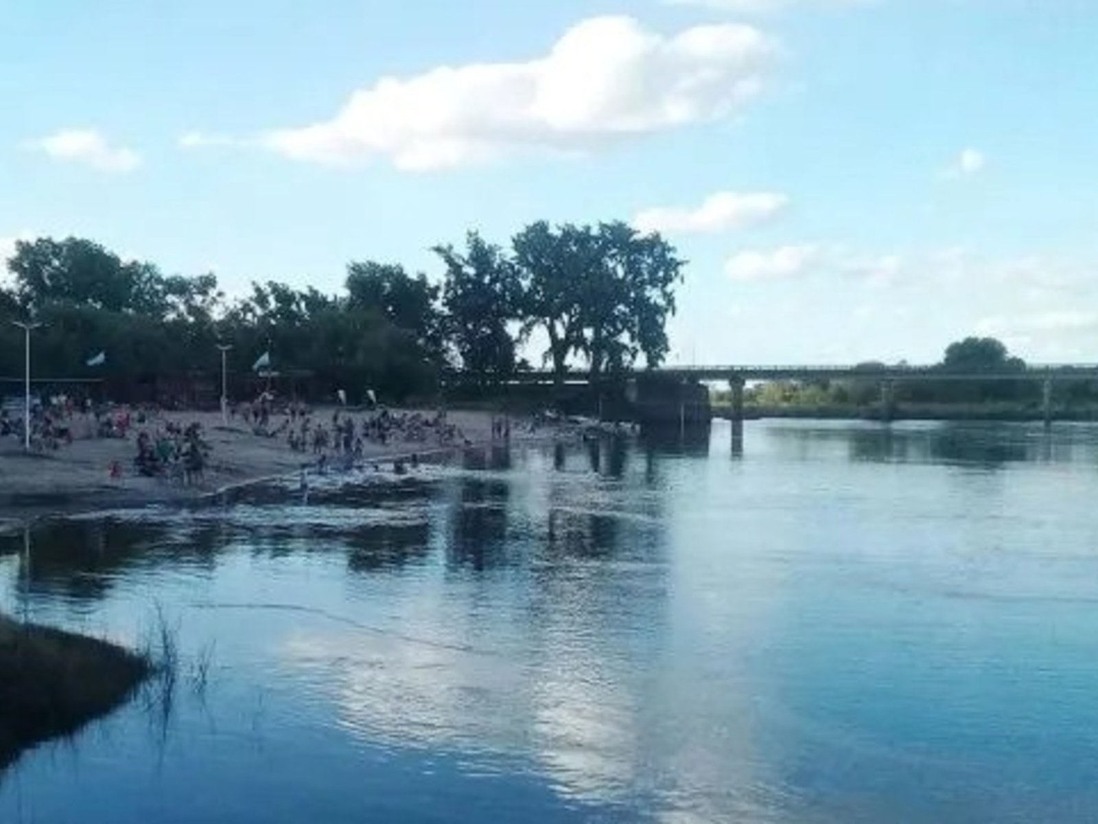 quiso salvar a su hijo y murió ahogado