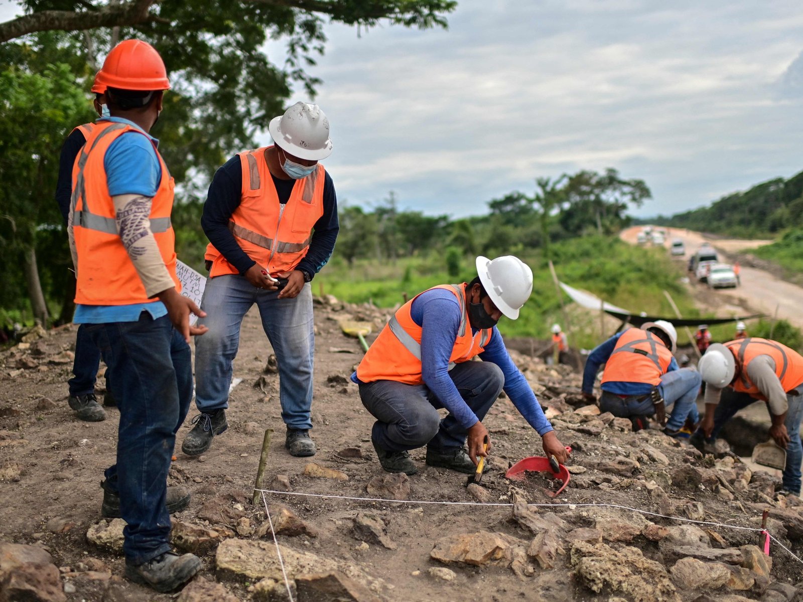 realizaban un monitoreo forestal y descubrieron vestigios de una civilización prehispánica