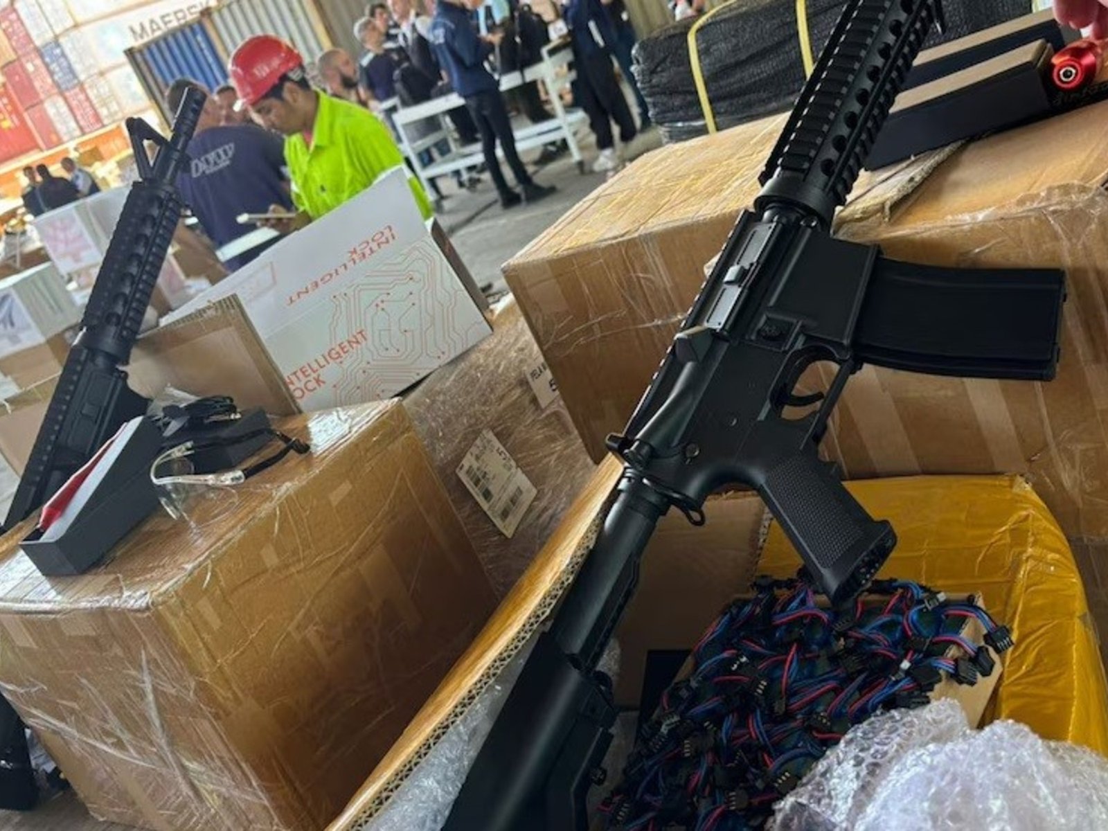 secuestran en el puerto mercadería ilegal valuada en millones de dólares