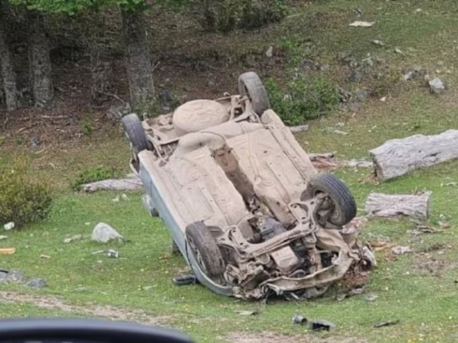 una joven de 26 años murió al volcar con su auto en Neuquén