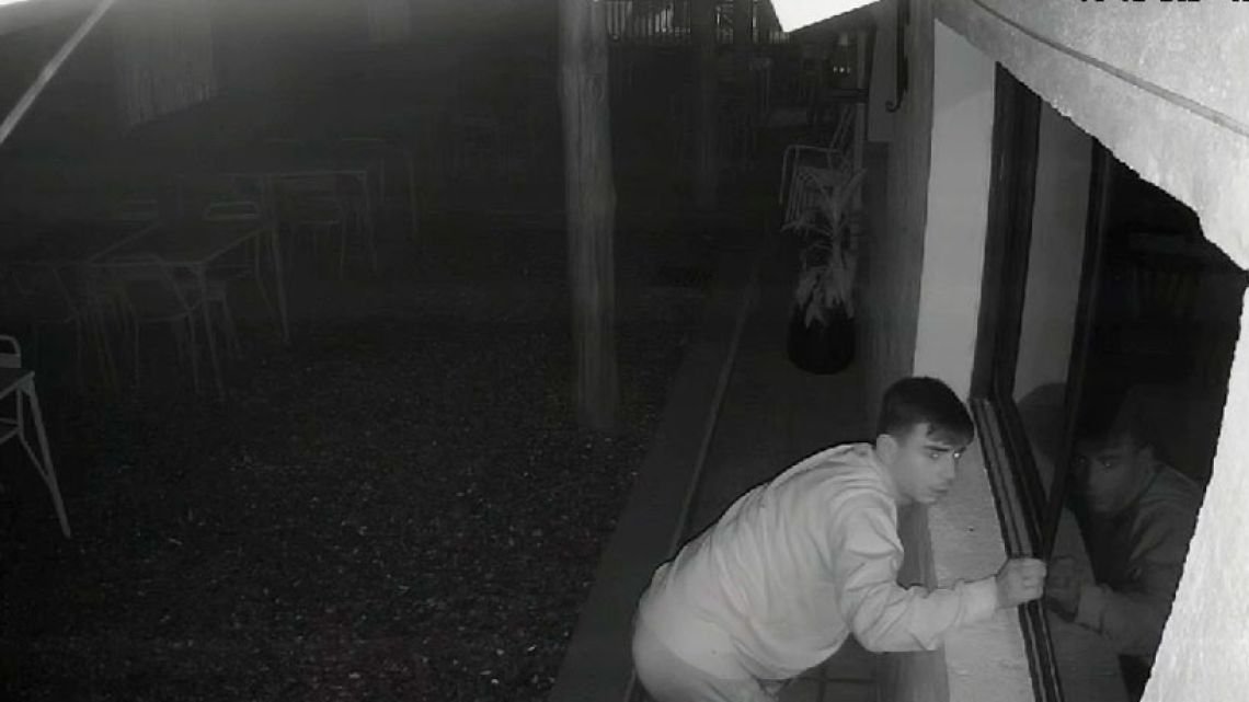 Abrió su local y ya le robaron tres veces: la sospecha recae en los naranjitas de la zona