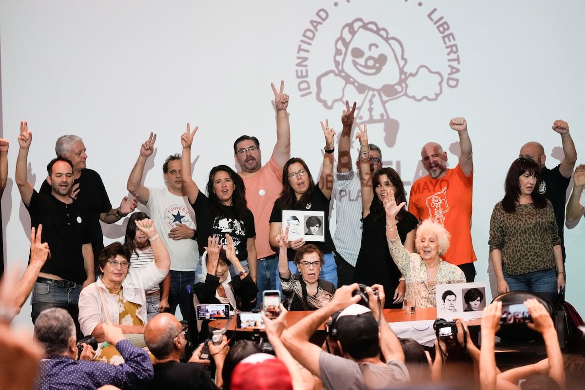 Abuelas de Plaza de Mayo recupera al nieto 138 secuestrado por la dictadura