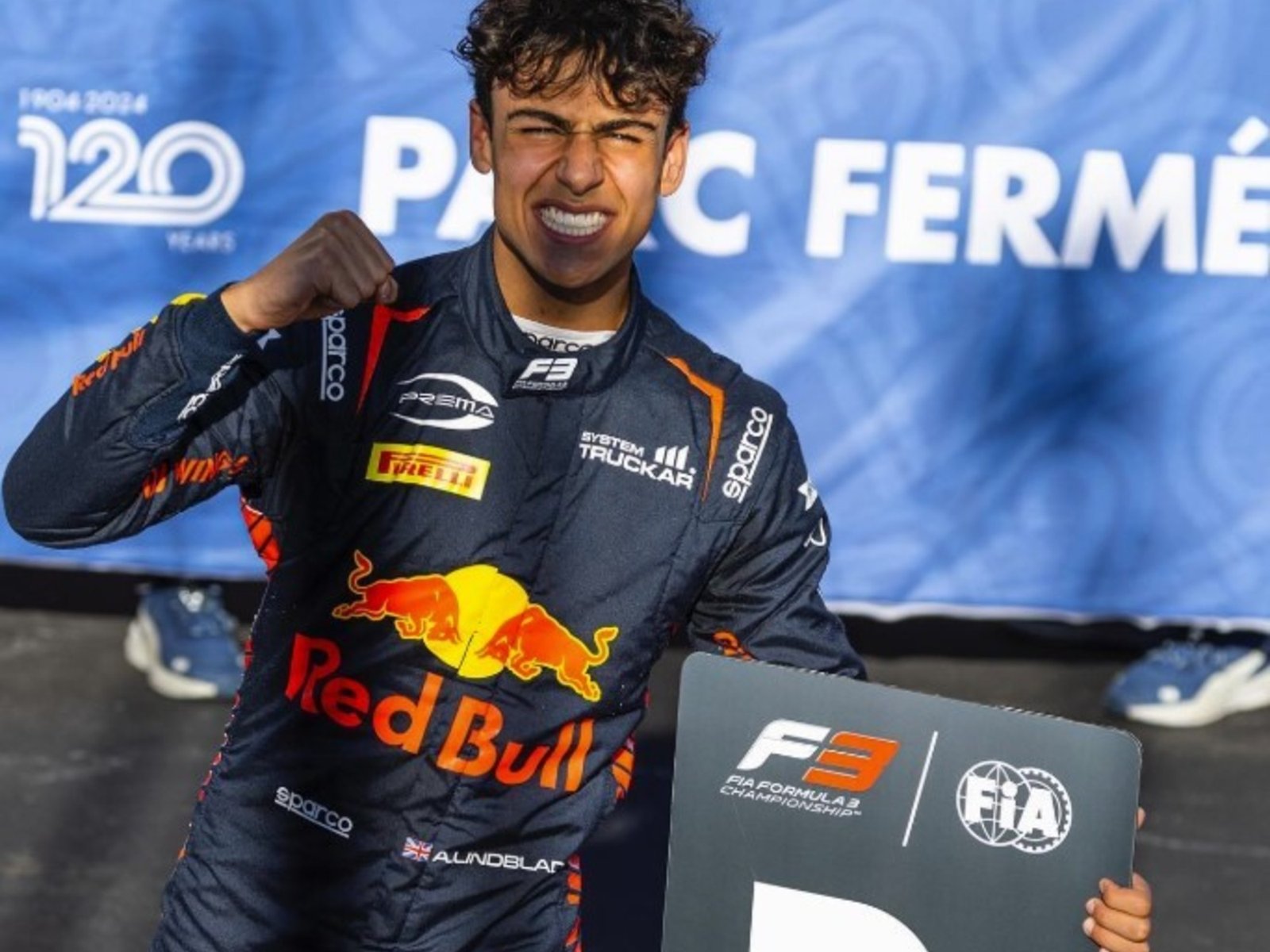 “Adelantó a 14 pilotos en una vuelta”