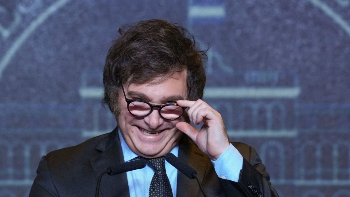 Arrancó la campaña electoral: ¿Cuáles son las encuestadoras que contrató el Gobierno y cuánto gastó?