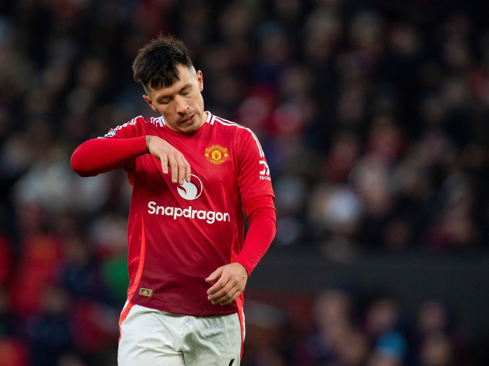 Chelsea deja pasar el tren ante Everton y Manchester United pasa vergüenza en Old Trafford