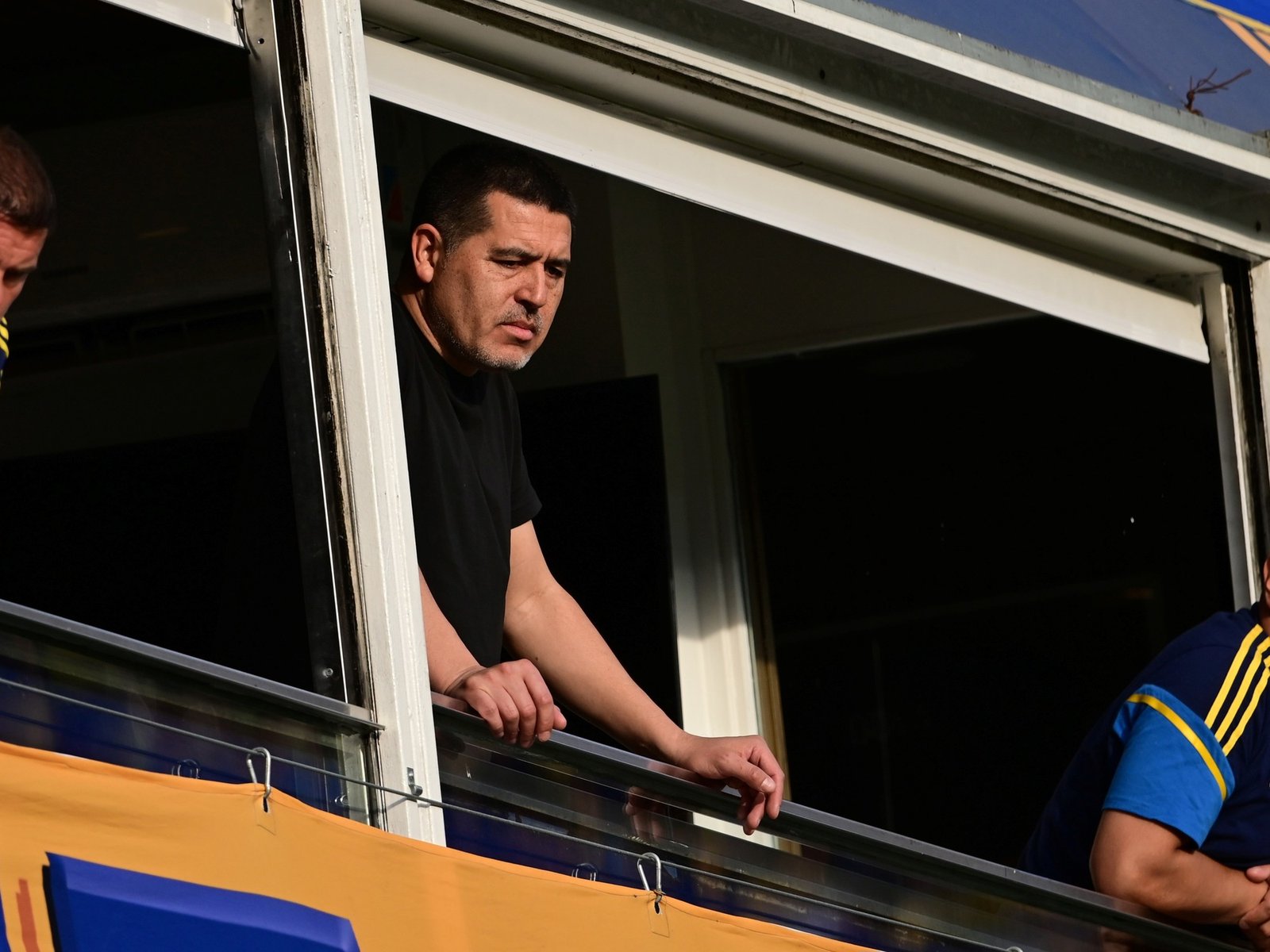 Chicho Serna adelantó que Riquelme “en cualquier momento nos dará la noticia”