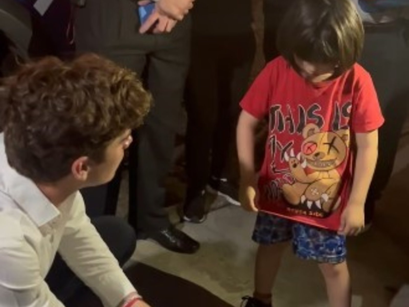 Colapinto y todo su carisma en la premios Olimpia: el imperdible diálogo con dos pequeños fanáticos que querían conocerlo