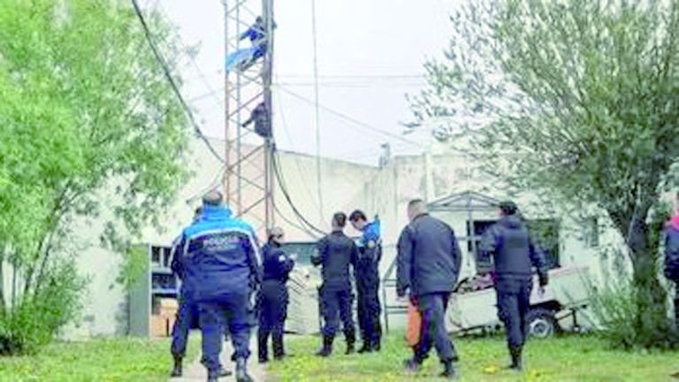 Conmoción por terrible caída de un trabajador desde antena de 20 metros